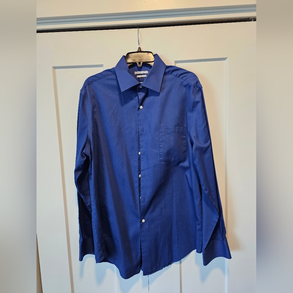 Van Huesen Athletic Fit Dress Shirt - Picture 1 of 4